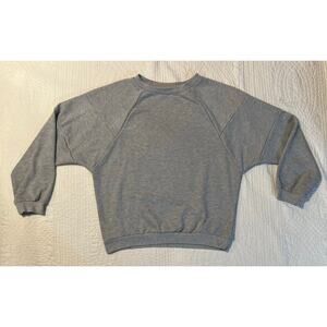 Oversized gray sweatshirt
Sm